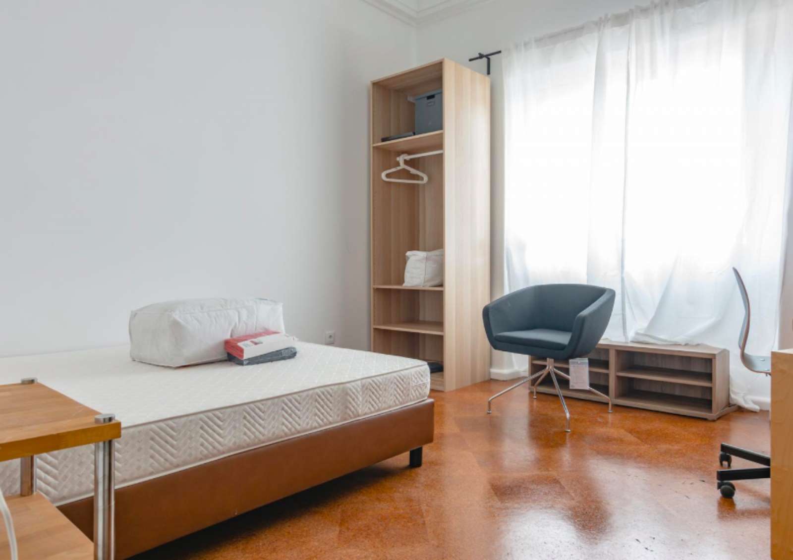 Room with double bed and private bathroom