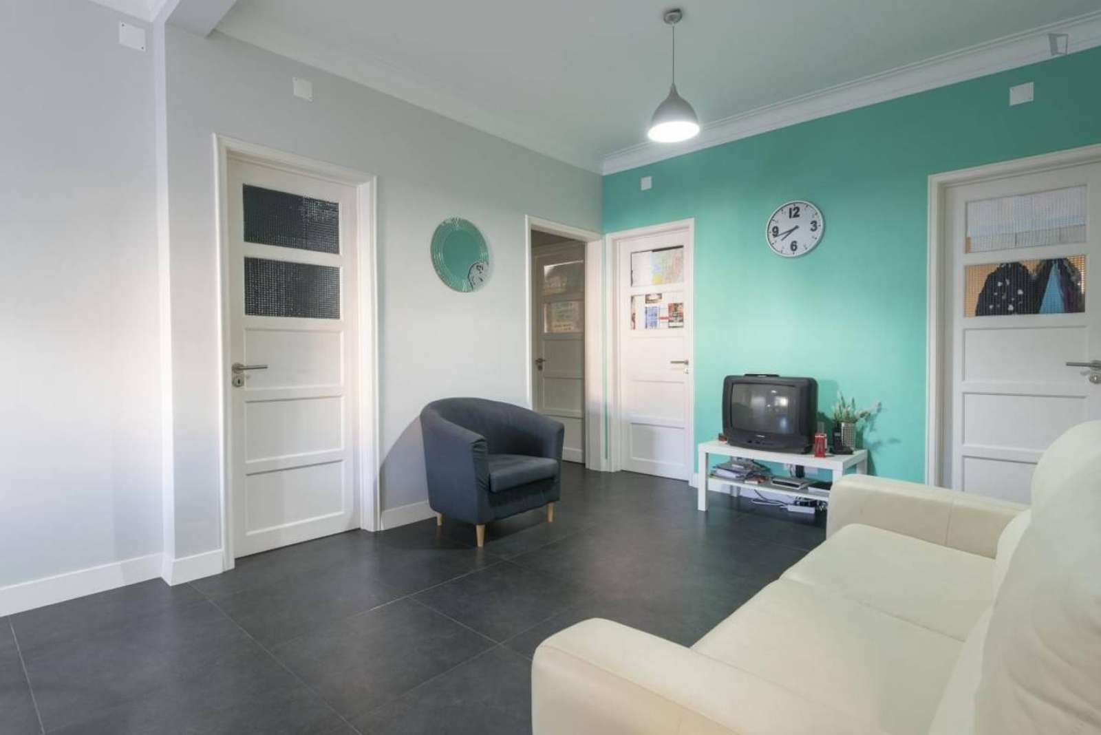 Double bed in Rooms for rent in a spacious 4-bedroom apartment in Alvalade