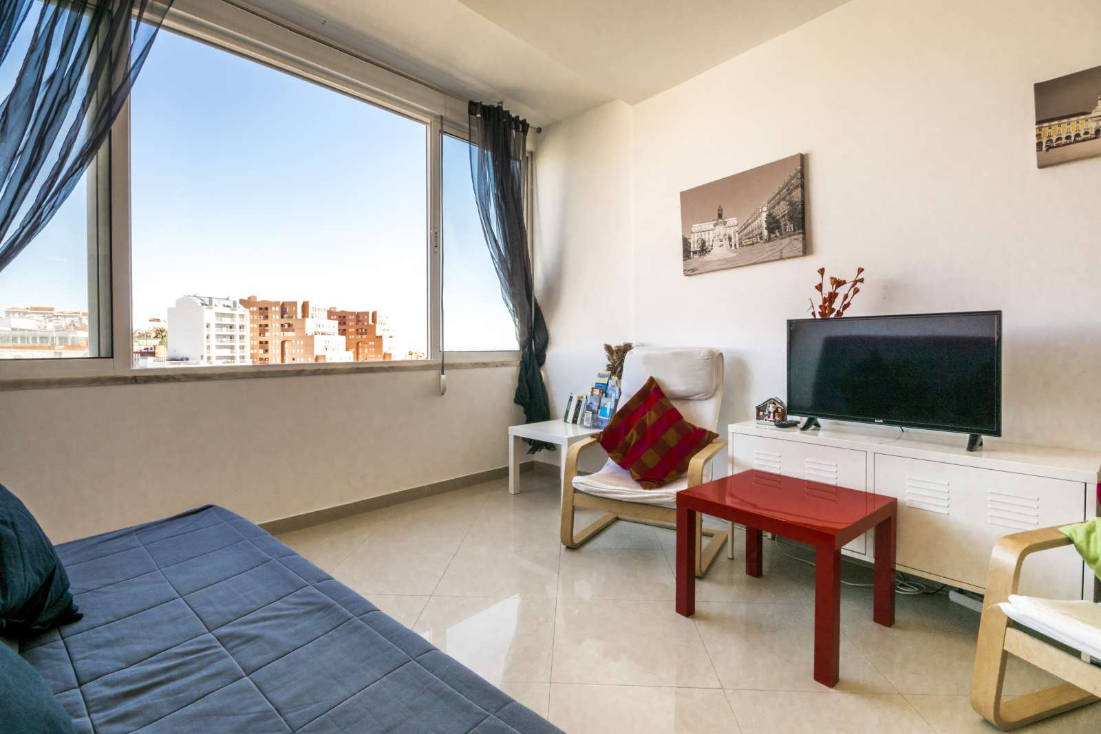 2-bedroom apartment for rent in Graça e São Vicente