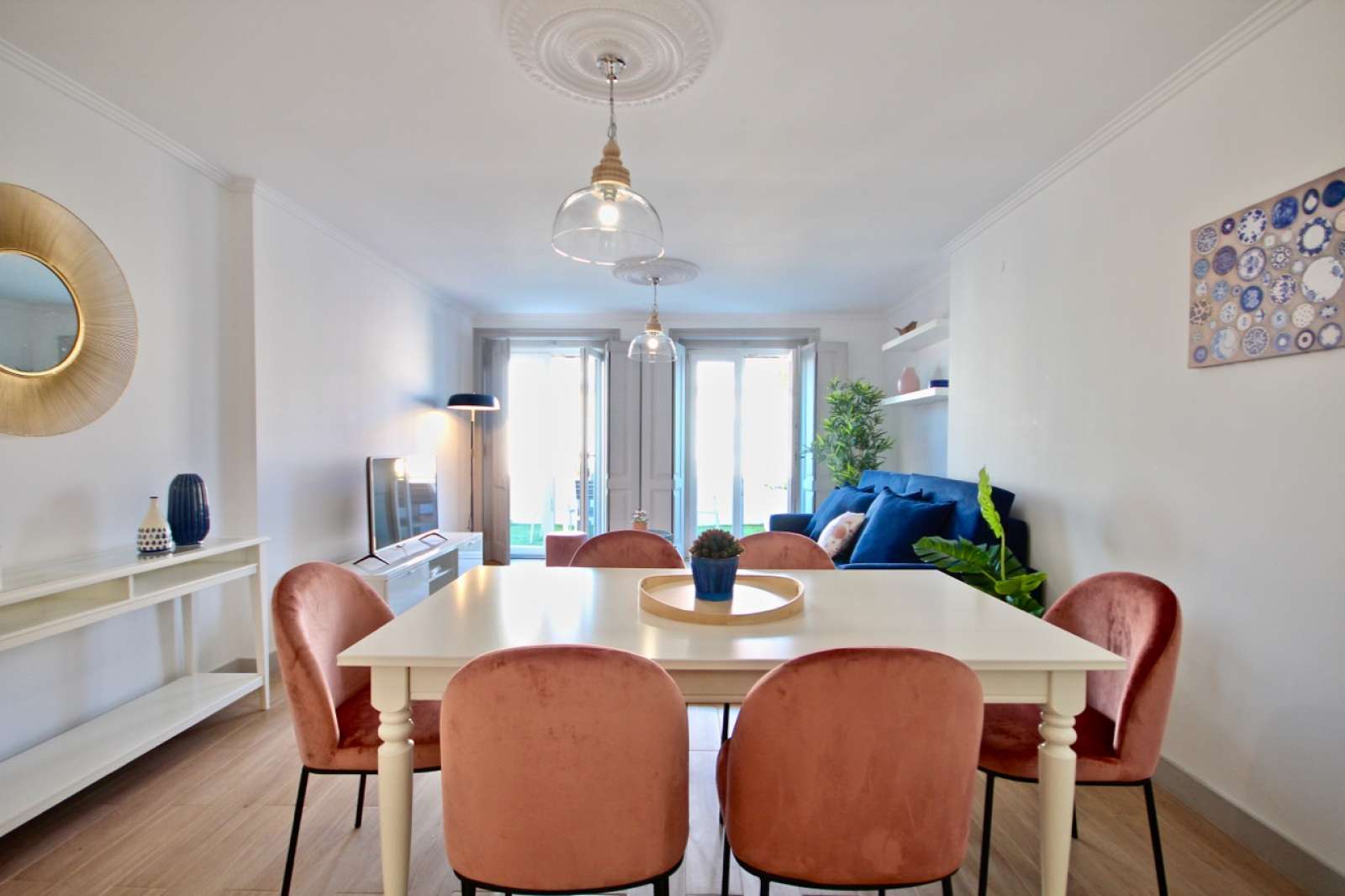 Excellent 2-bedroom apartment for rent near Hangar Art Gallery in Graça