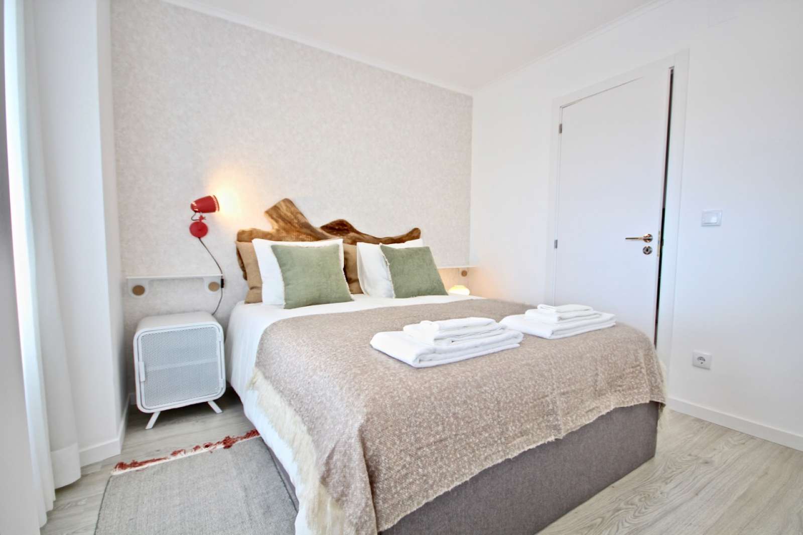 Stylish 1-bedroom apartment for rent in Alcântara