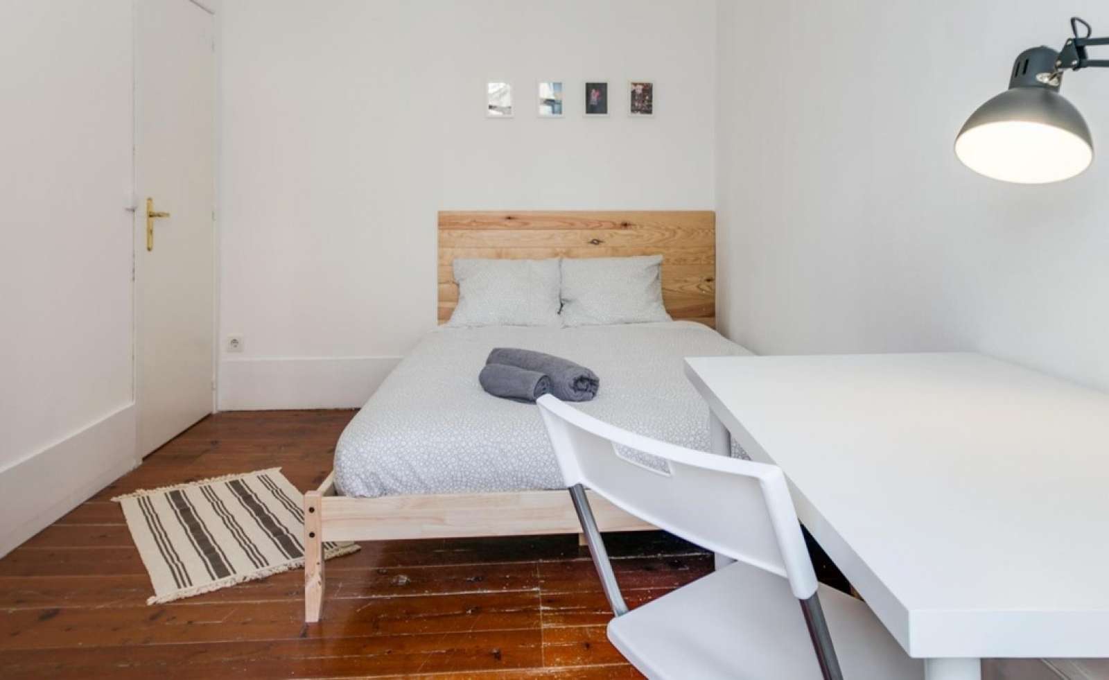 Double bed in Rooms for rent in 8-bedroom apartment near universities in Misericórdia