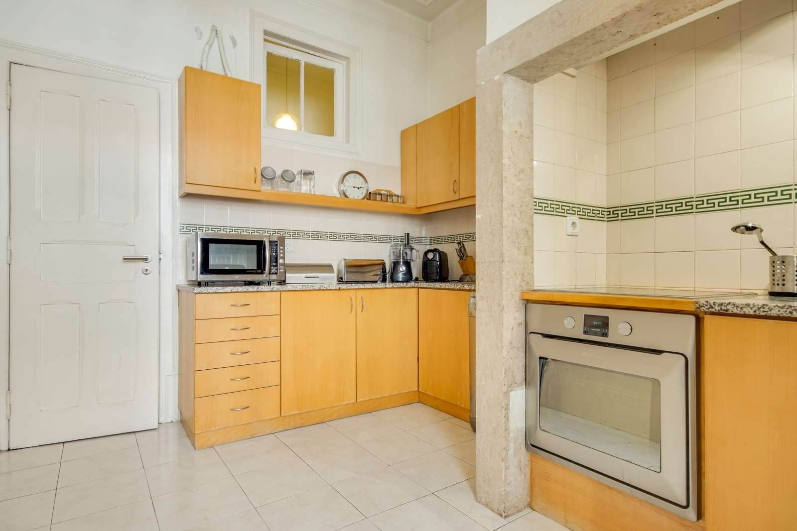 3-bedroom apartment for rent in Arroios