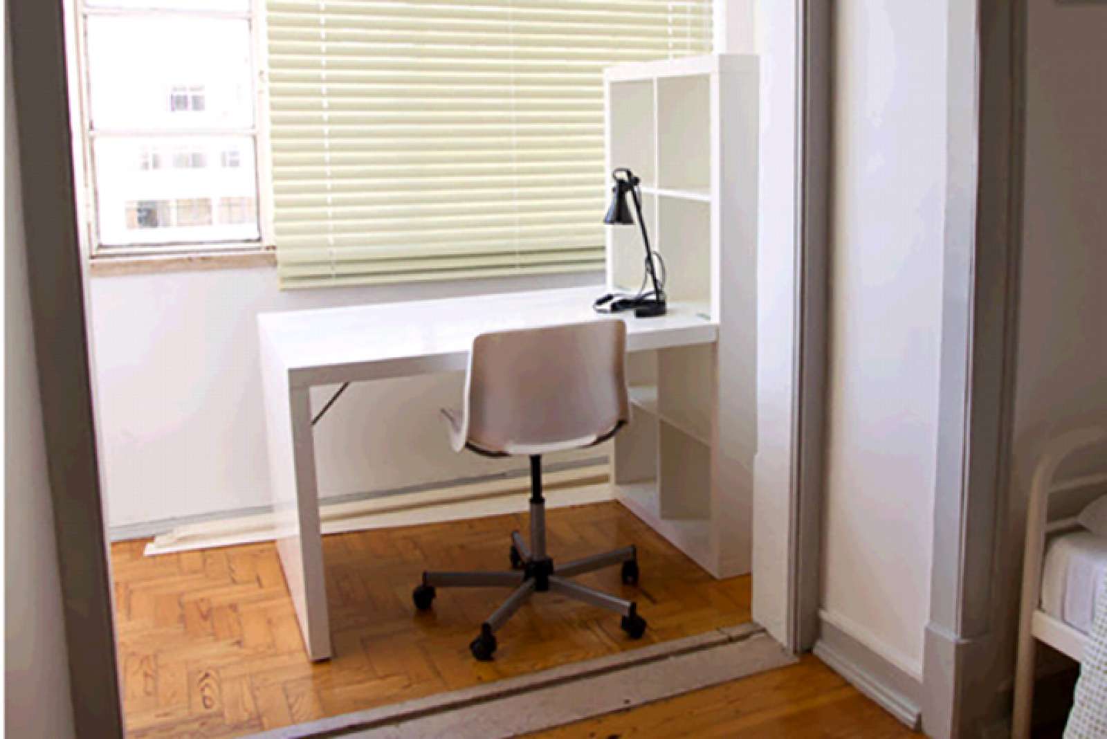 Twin Beds in Gorgeous rooms for rent in lovely flatshare with balcony in Avenidas Novas, near Metro Saldanha