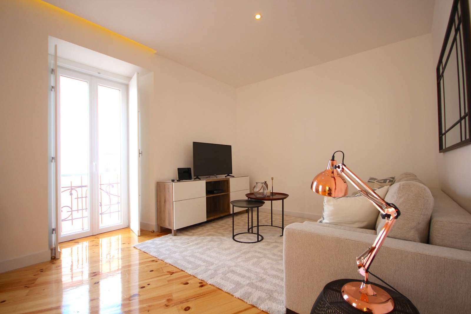 Nice 2-bedroom apartment for rent near Instituto Superior Técnico in Arroios