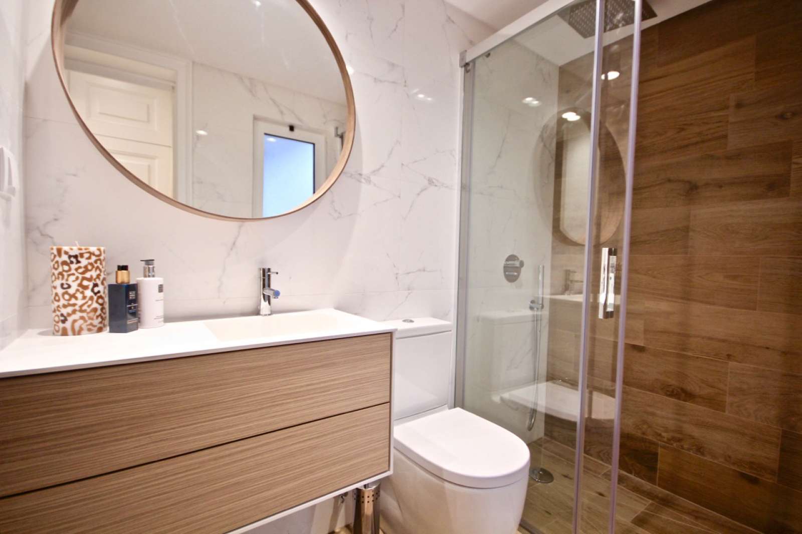 Spacious 2-bedroom apartment for rent in Estrela and Lapa