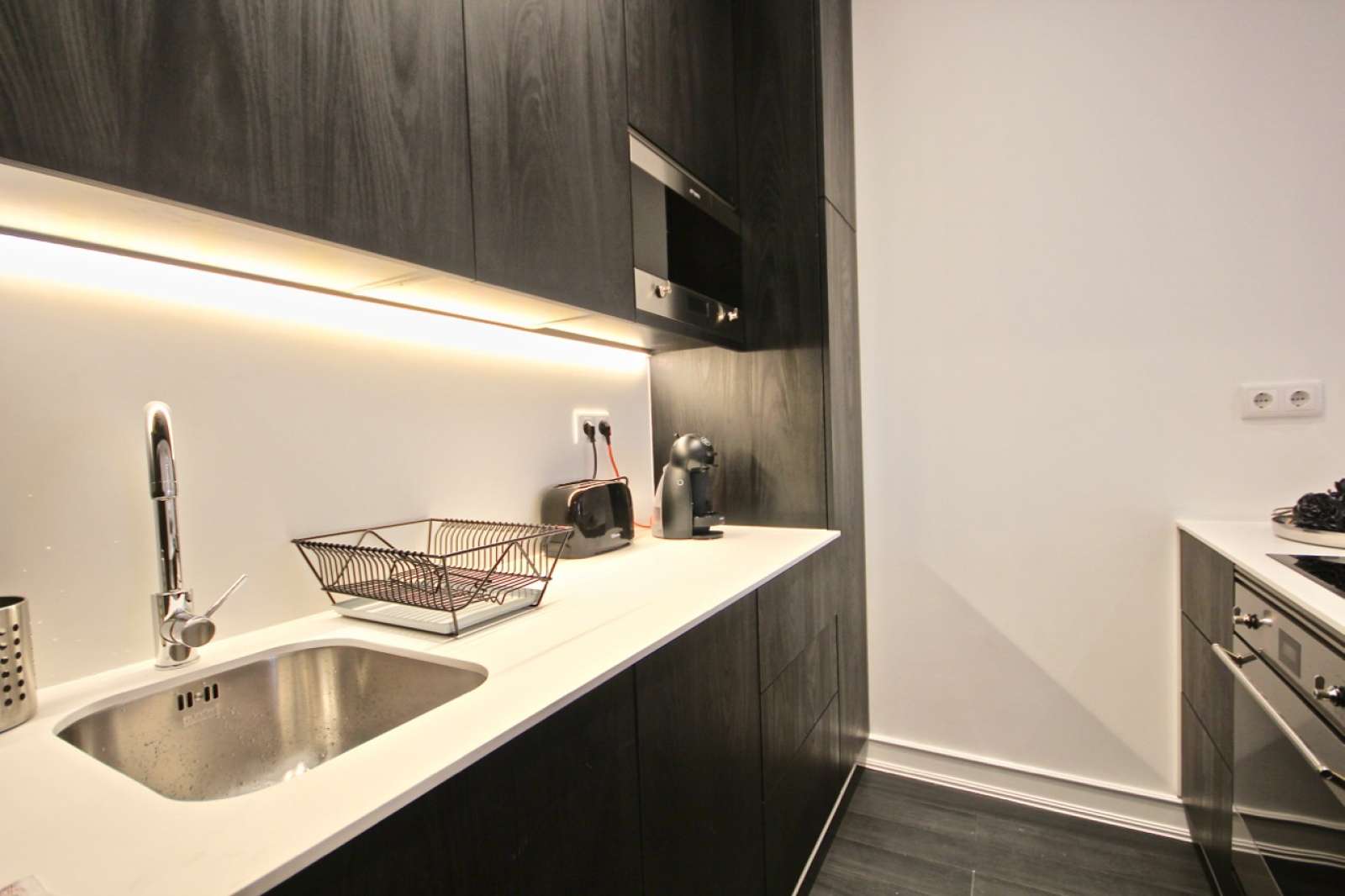 Spacious 2-bedroom apartment for rent in Estrela and Lapa