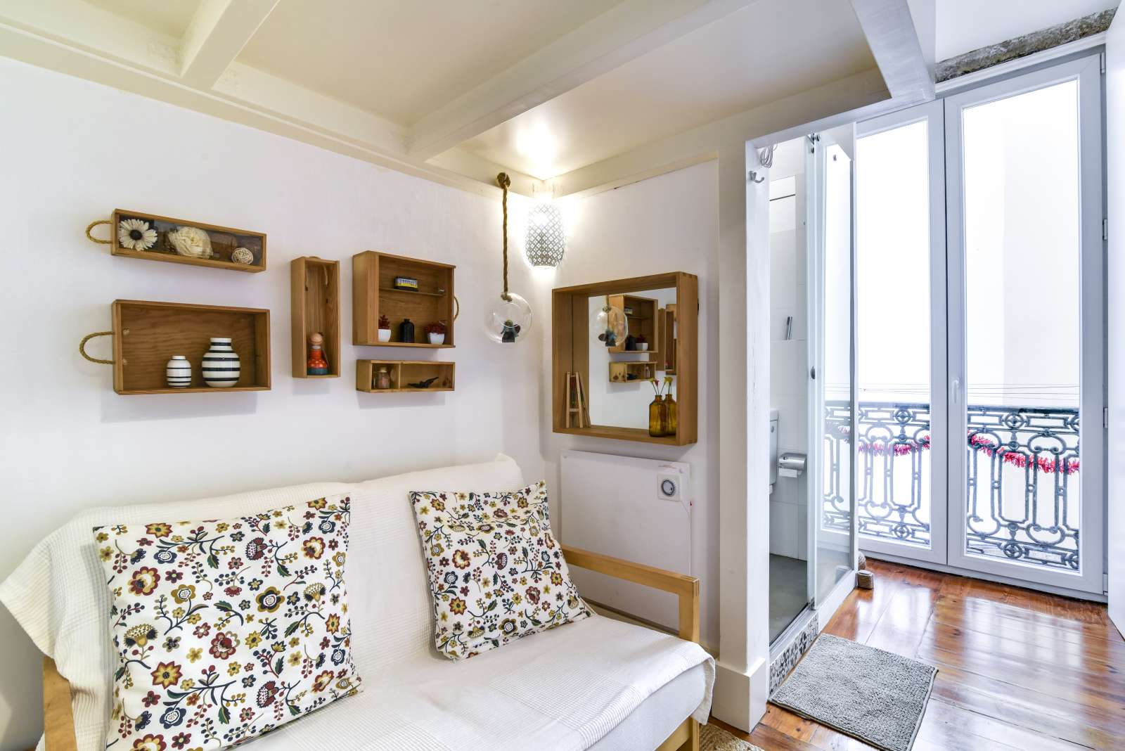 Studio apartment for rent in Cais do Sodré