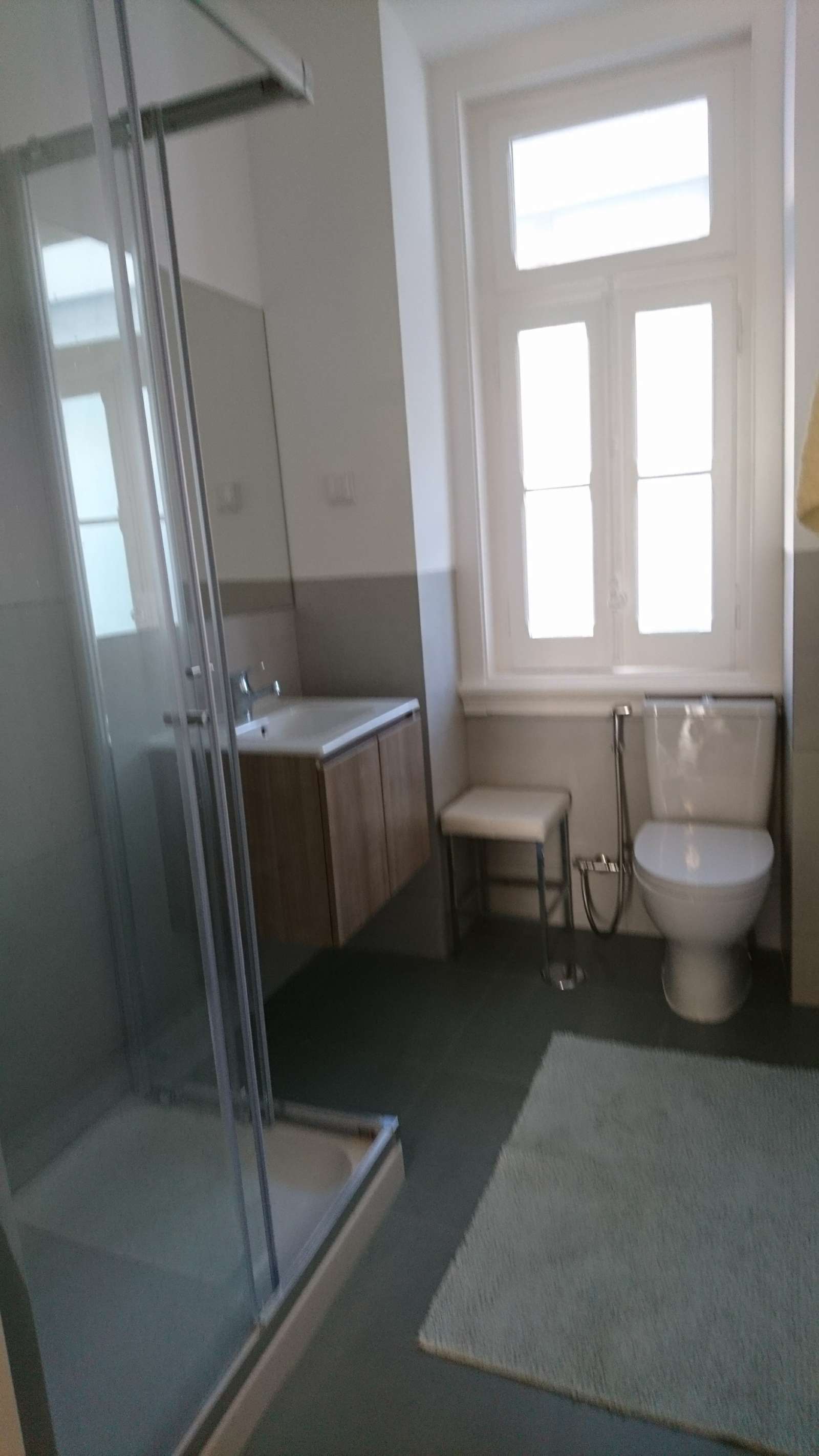 Double bed in Rooms for rent in 4-bedroom apartment in Arroios
