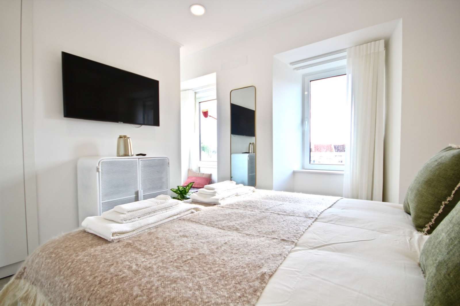 Stylish 1-bedroom apartment for rent in Alcântara