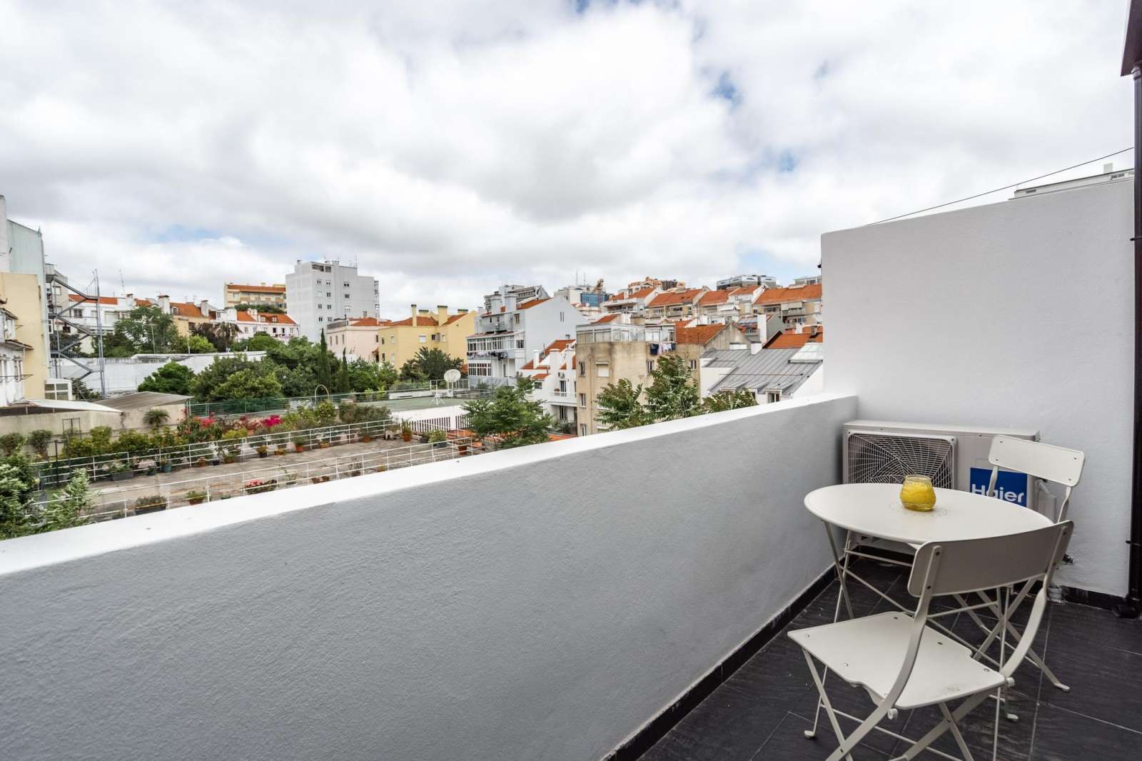 Fantastic 2-bedroom apartment for rent near Portuguese Cinematheque in Campo de Ourique