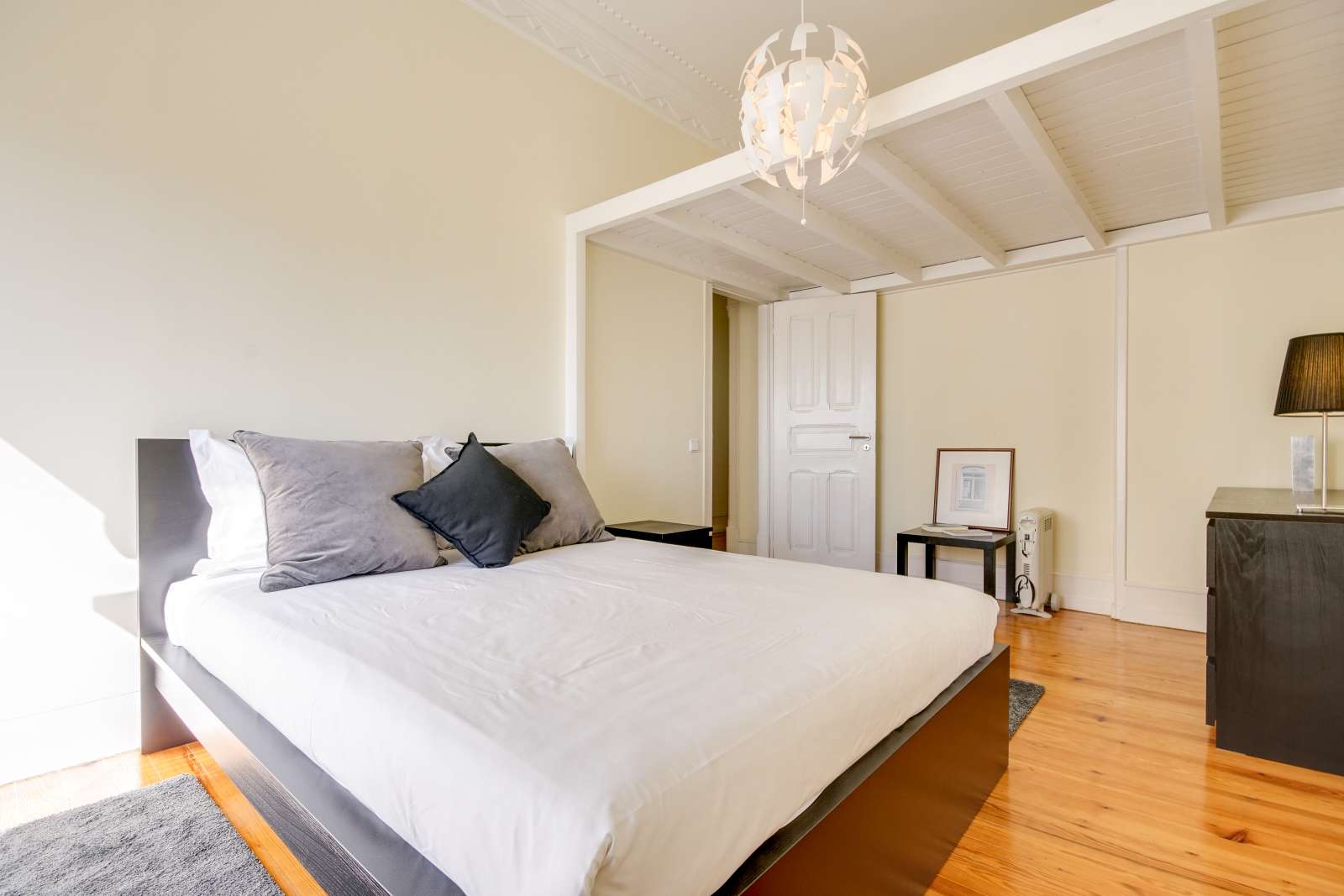 3-bedroom apartment for rent in Arroios