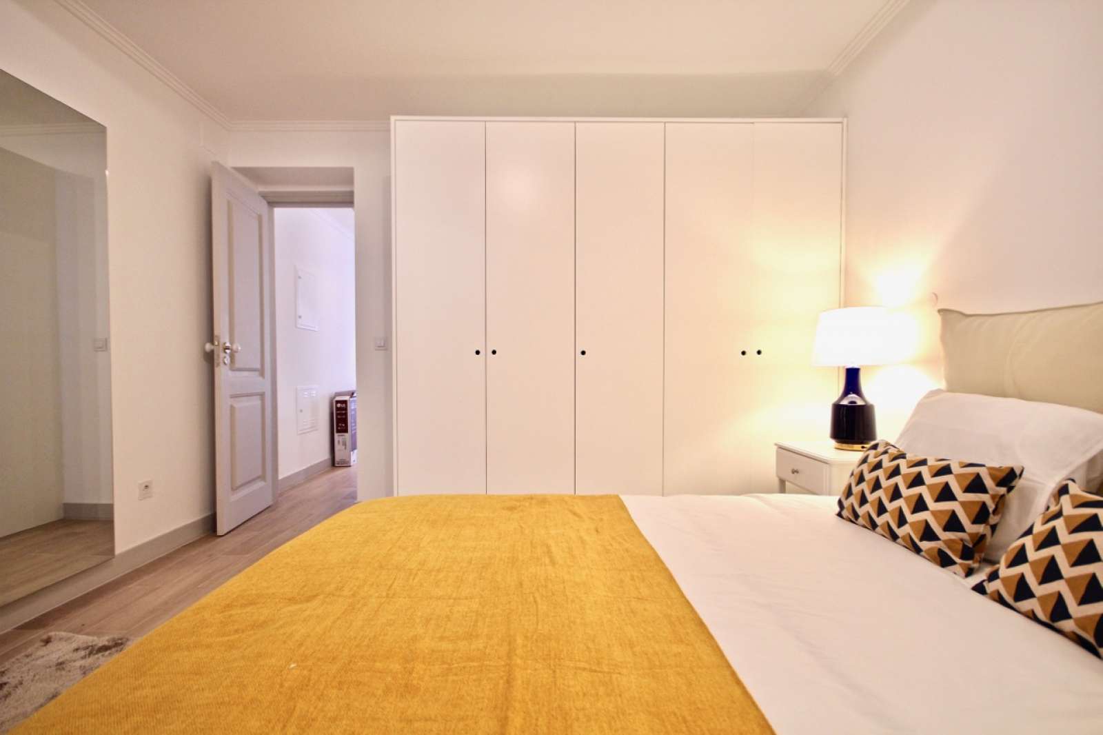 Excellent 2-bedroom apartment for rent near Hangar Art Gallery in Graça