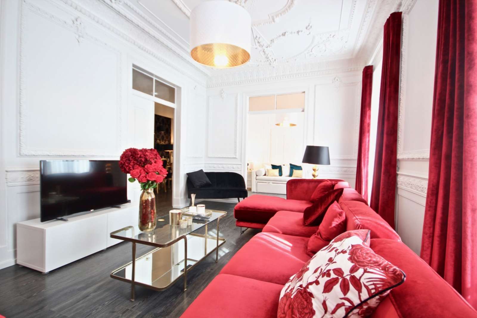 Chic 3-bedroom apartment for rent in Campolide