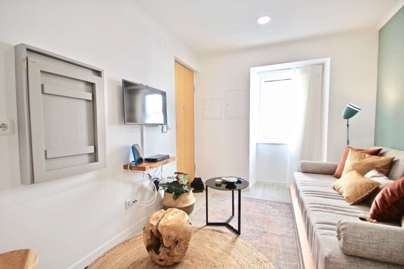 Stylish 1-bedroom apartment for rent in Alcântara