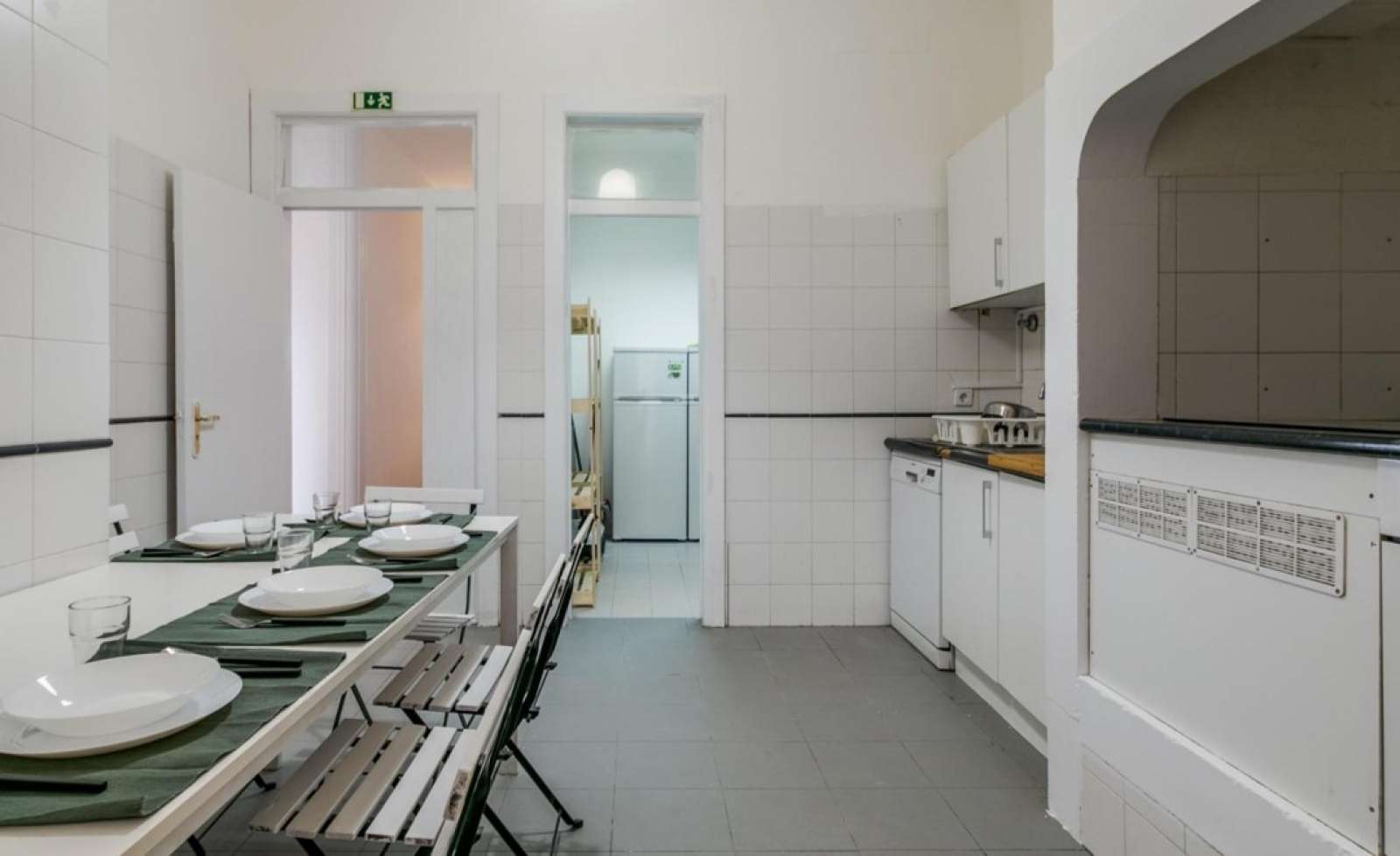 Double bed in Rooms for rent in 8-bedroom apartment near universities in Misericórdia