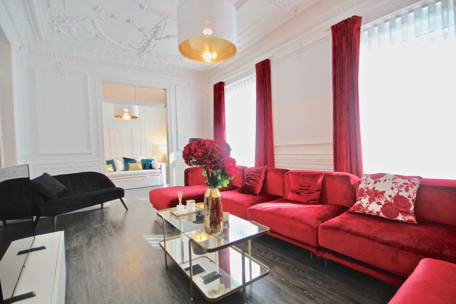 Chic 3-bedroom apartment for rent in Campolide