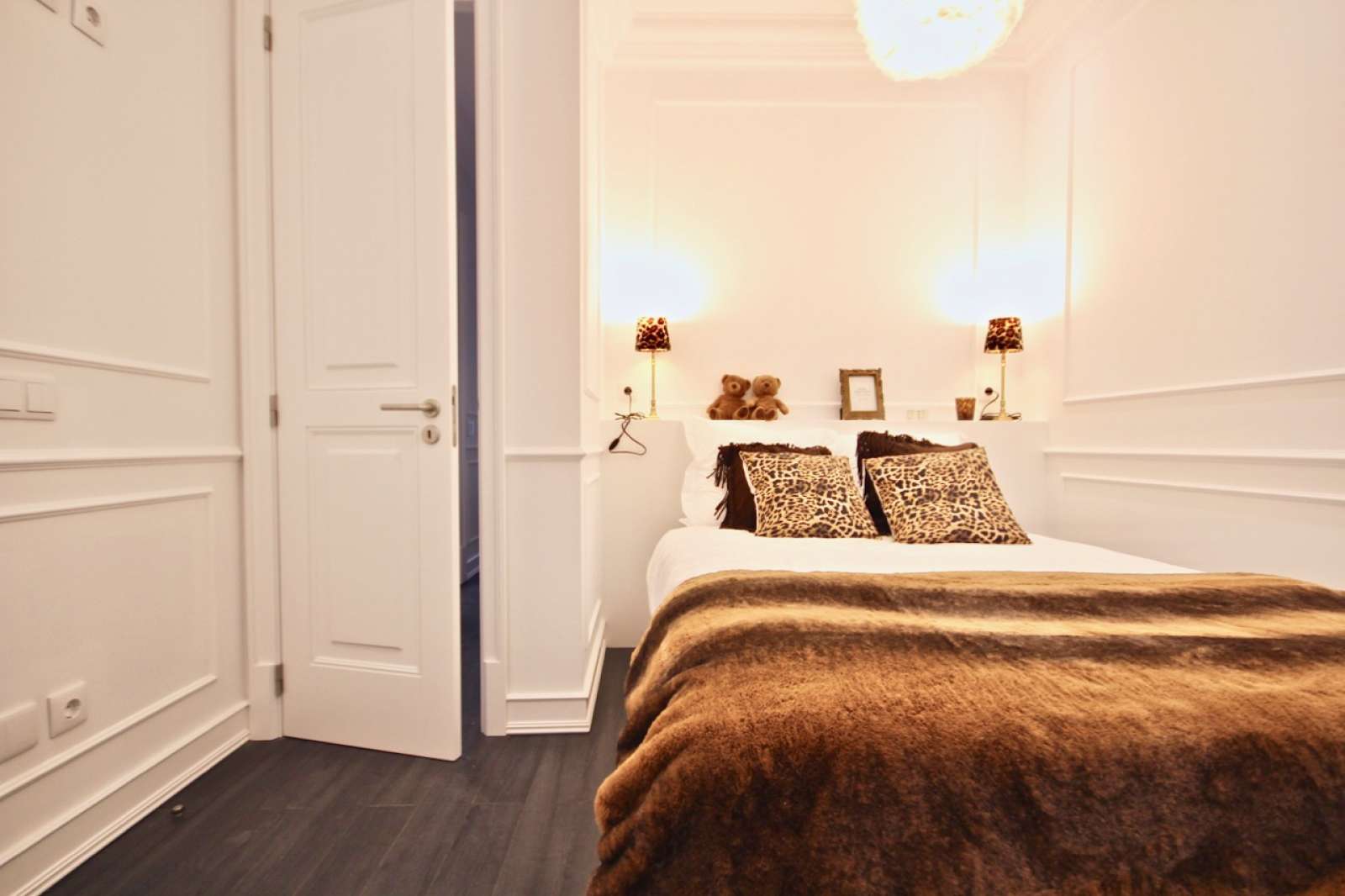 Spacious 2-bedroom apartment for rent in Estrela and Lapa