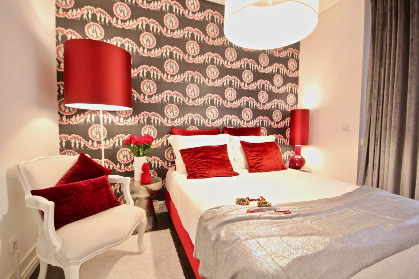 Chic 3-bedroom apartment for rent in Campolide