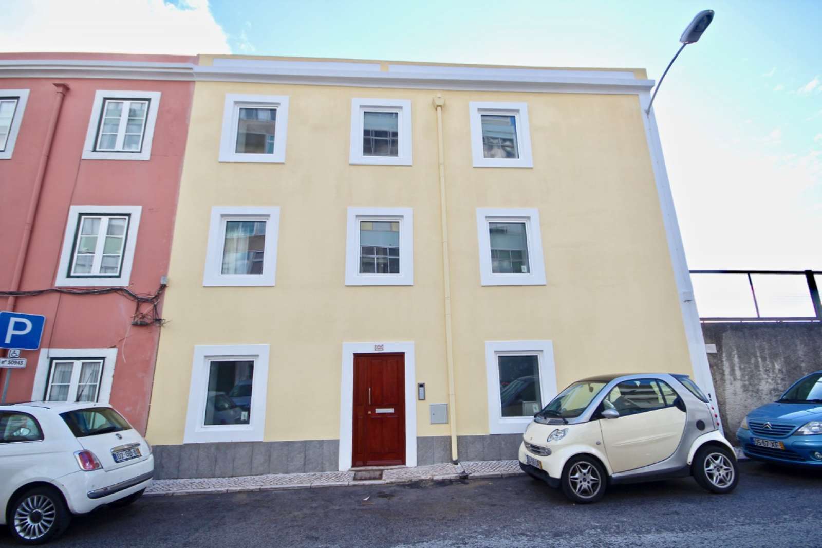 Stylish 1-bedroom apartment for rent in Alcântara