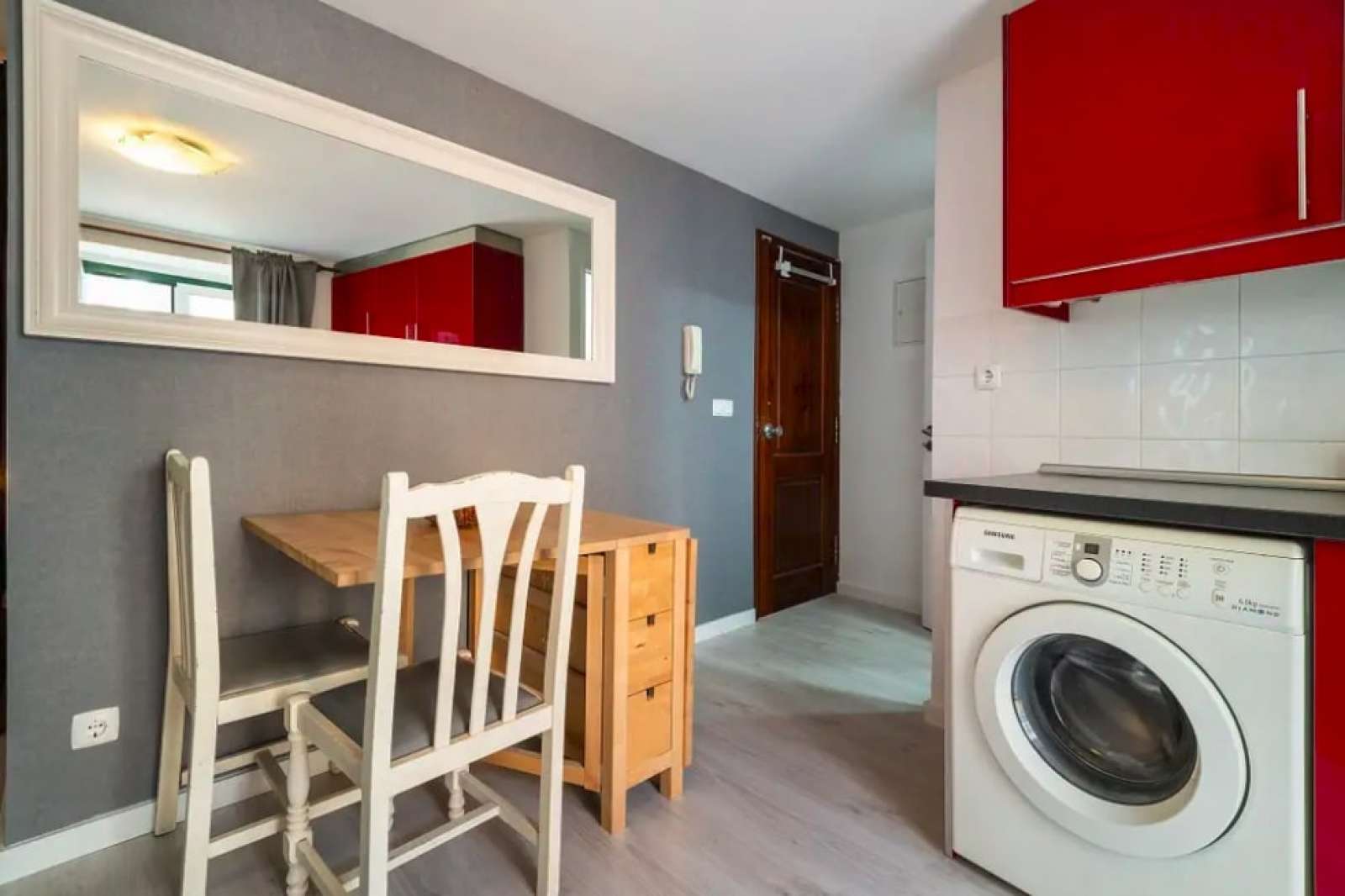 Cute 1-bedroom apartment for rent in Castelo