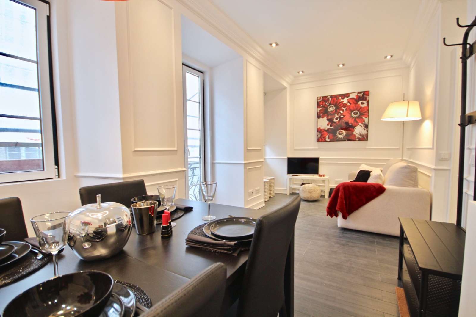 Spacious 2-bedroom apartment for rent in Estrela and Lapa