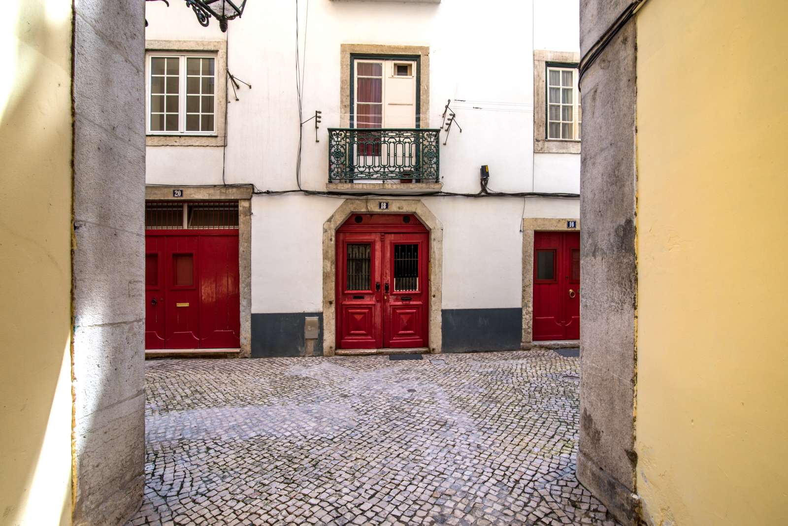 Studio apartment for rent in Cais do Sodré