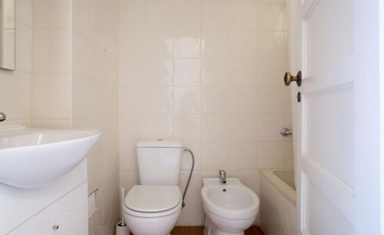 Nice and comfortable room near Nova, Cidade Universitária and IST