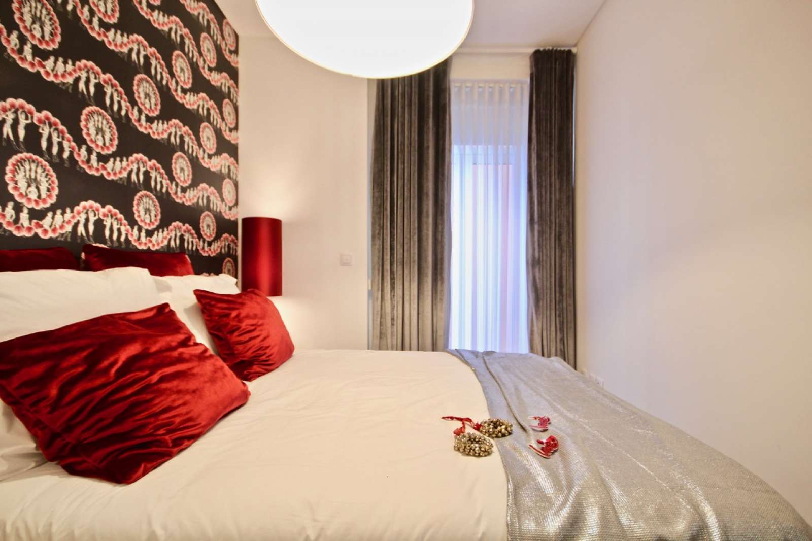 Chic 3-bedroom apartment for rent in Campolide