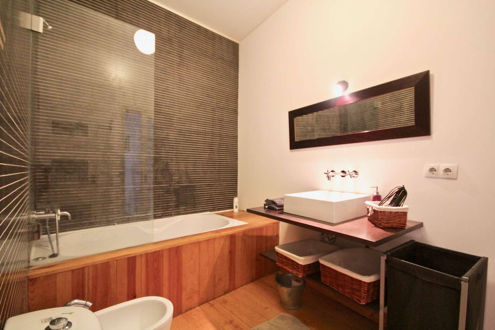 Charming 2-bedroom apartment with AC for rent near Metro in central Baixa-Chiado