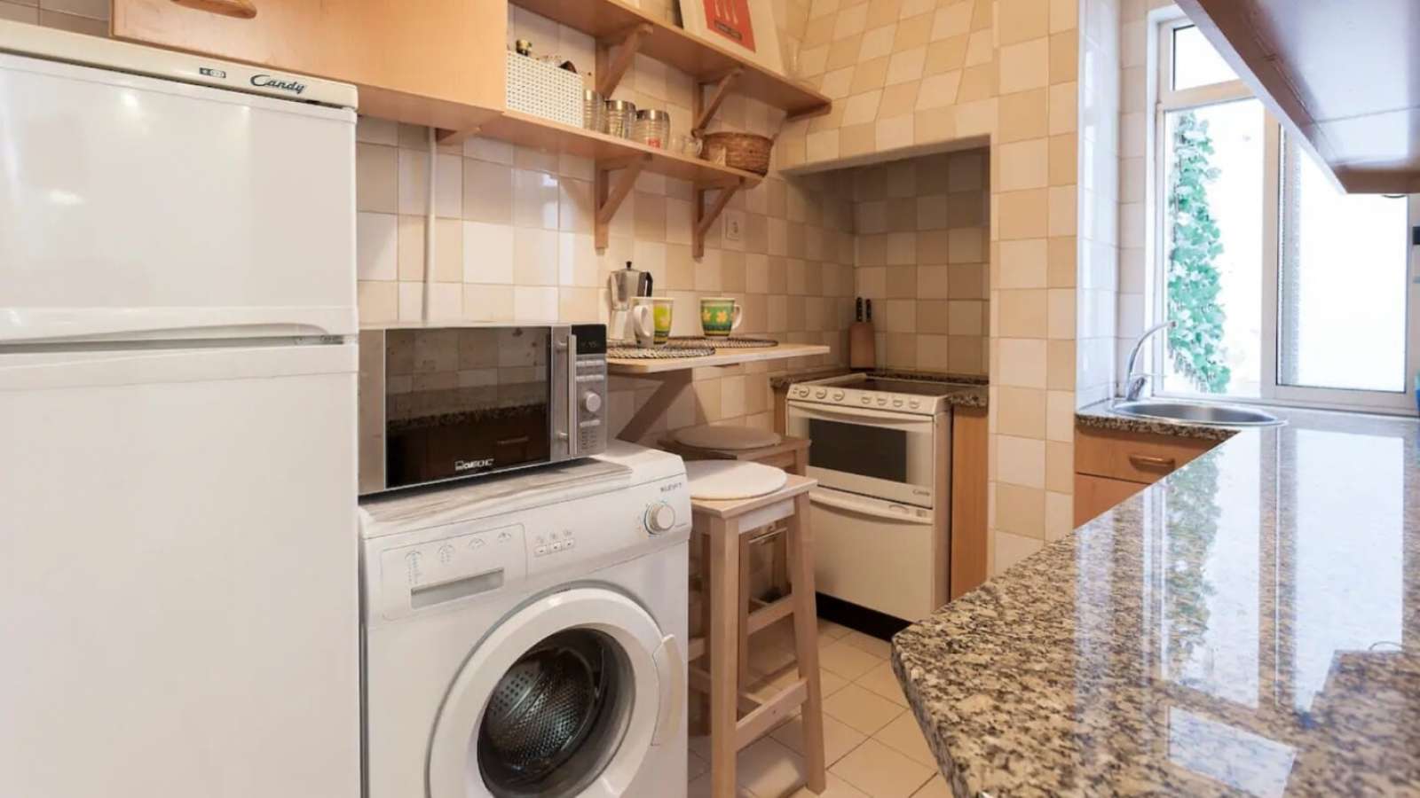 1-bedroom apartment for rent in Graça e São Vicente