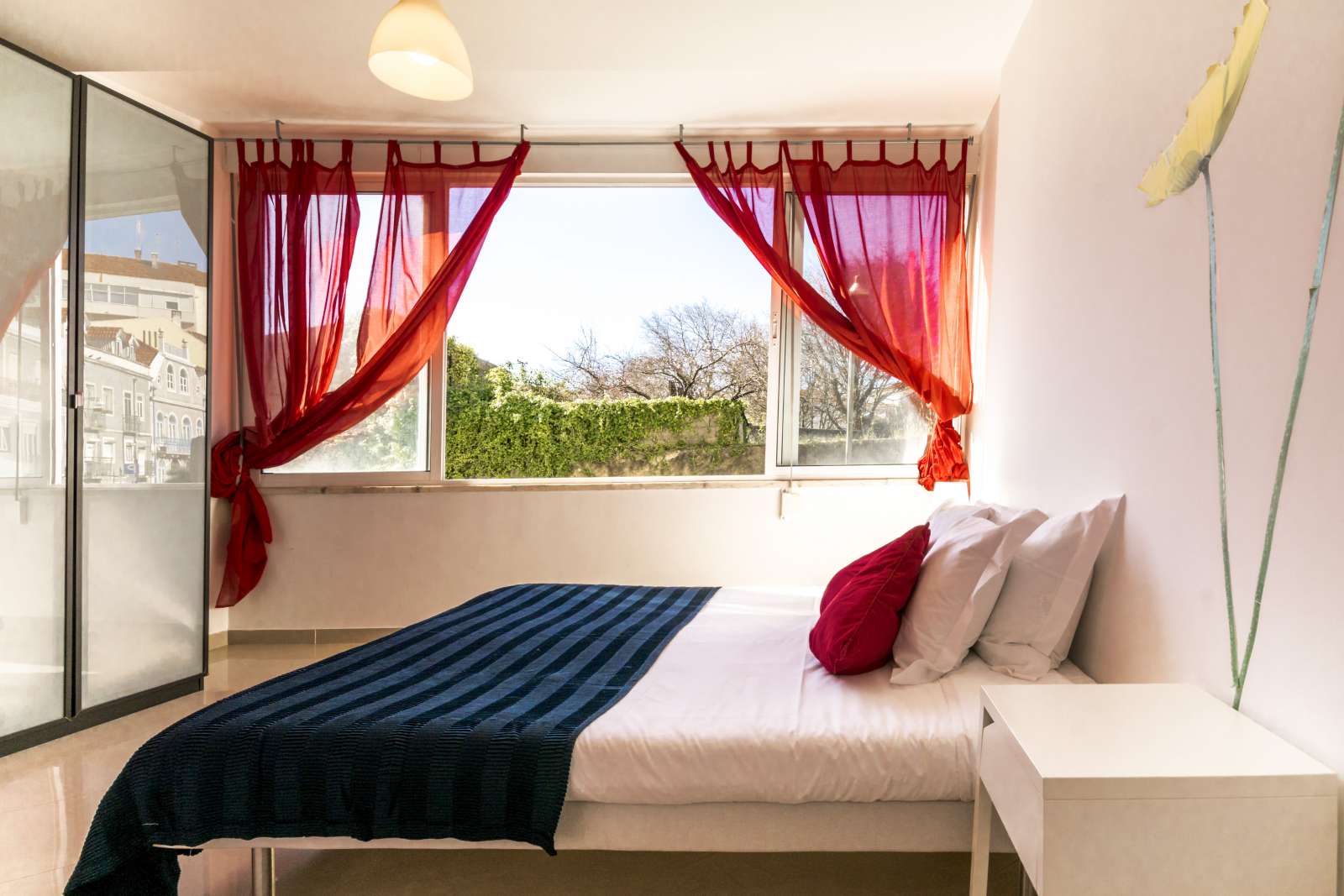 2-bedroom apartment for rent in Graça e São Vicente