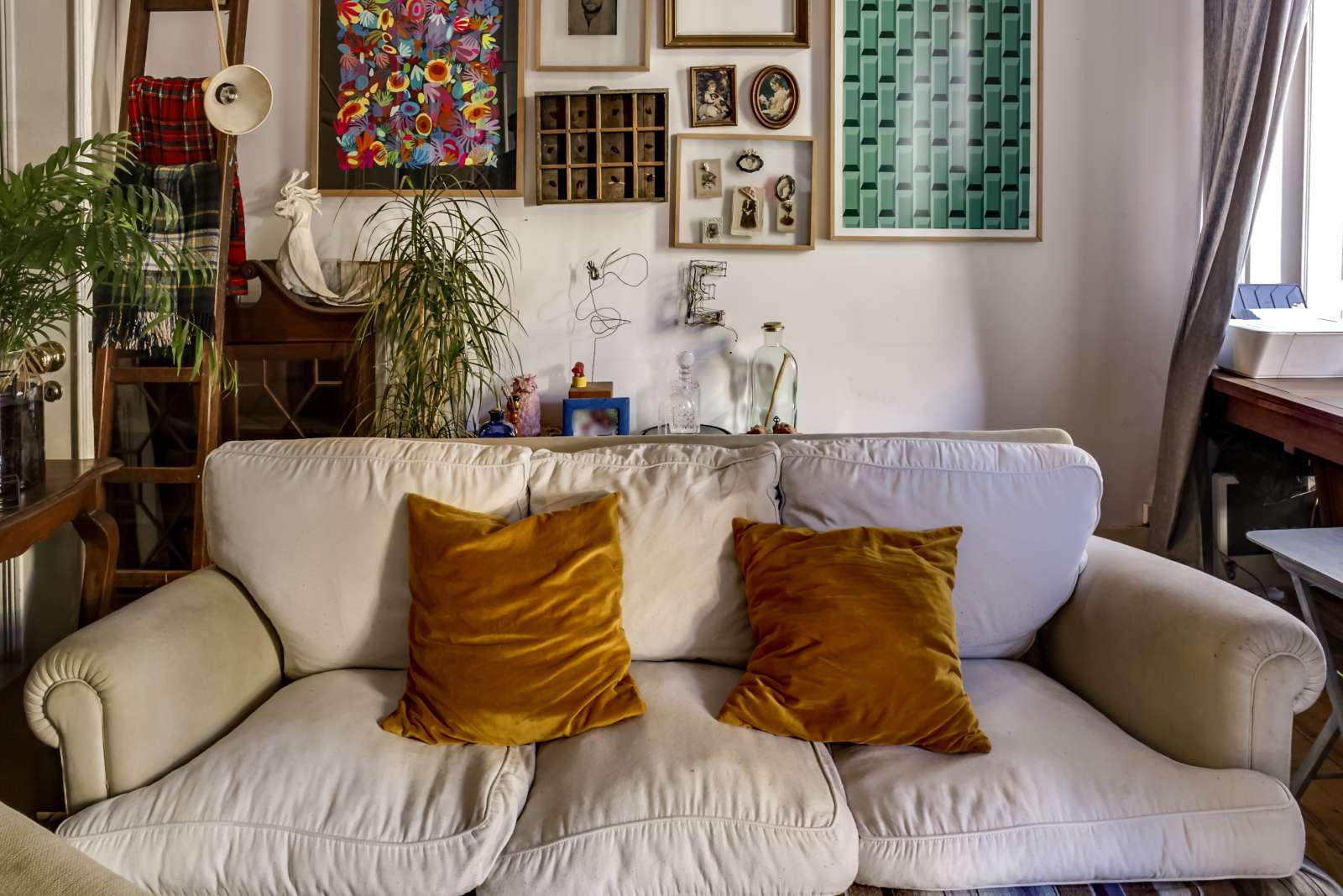 Single Bed in Rooms for rent in 6-bedroom apartment in Estrela