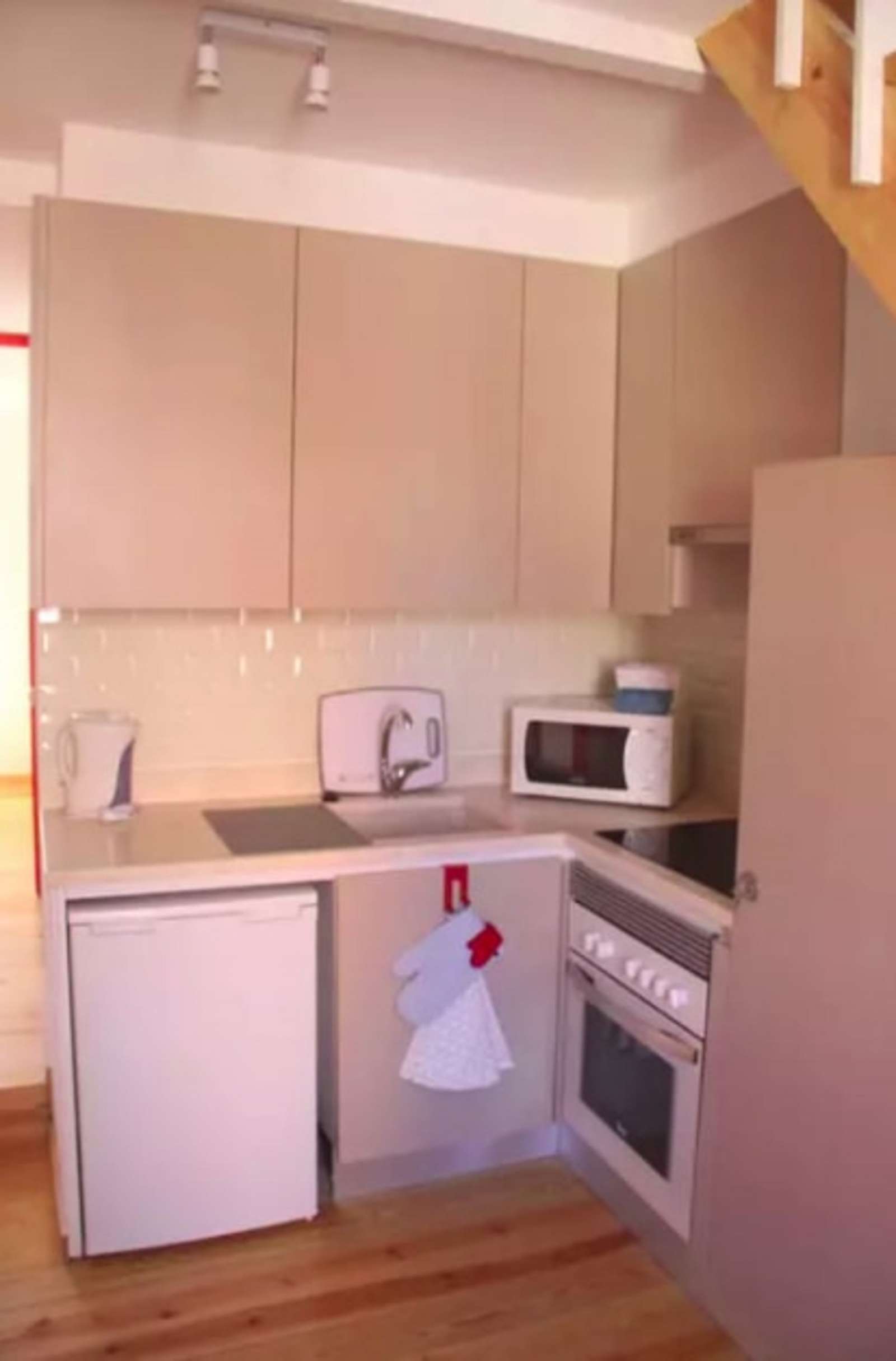 Cozy 2-bedroom apartment for rent close to Botanical Garden in Ajuda