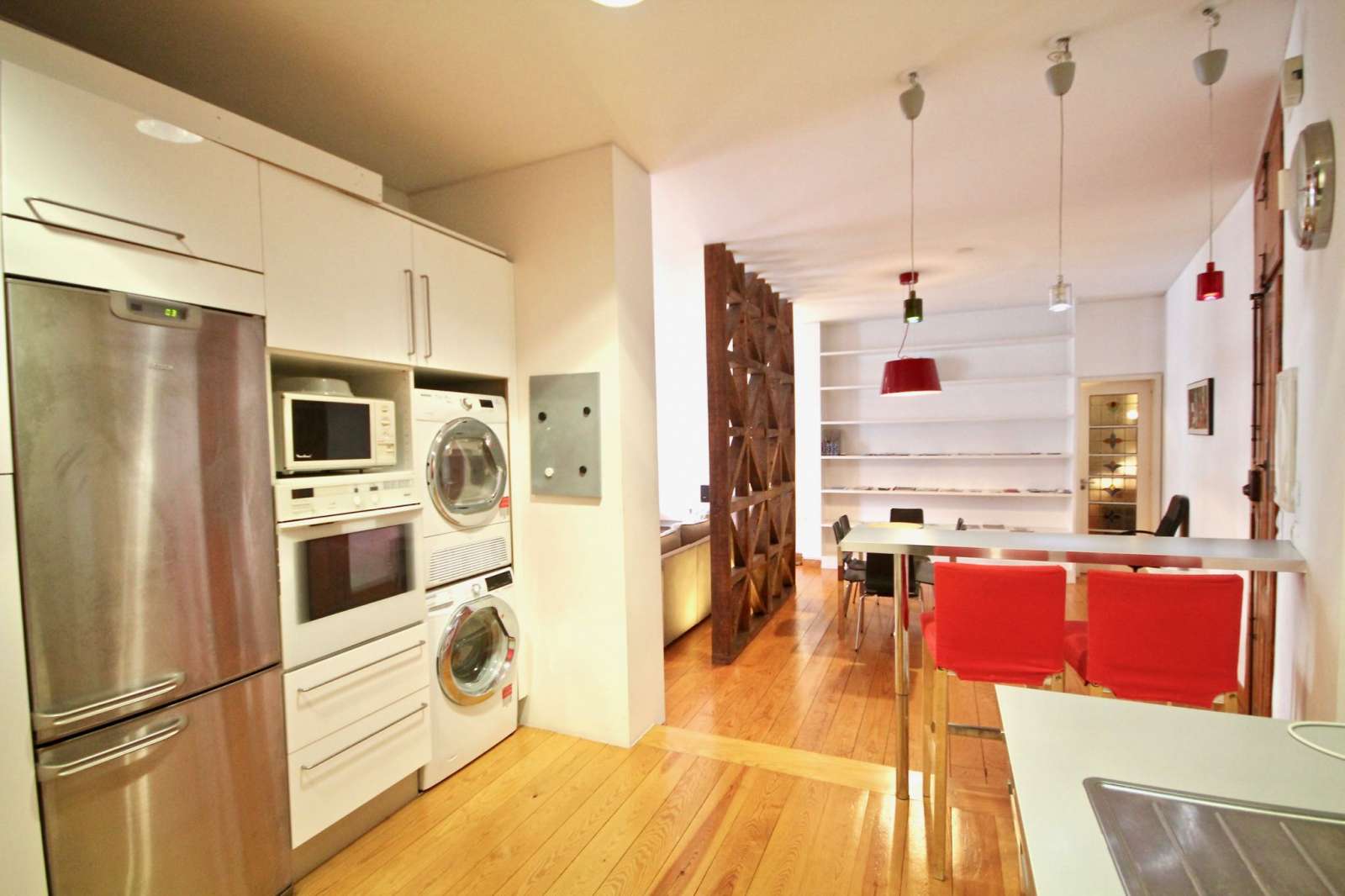 Charming 2-bedroom apartment with AC for rent near Metro in central Baixa-Chiado