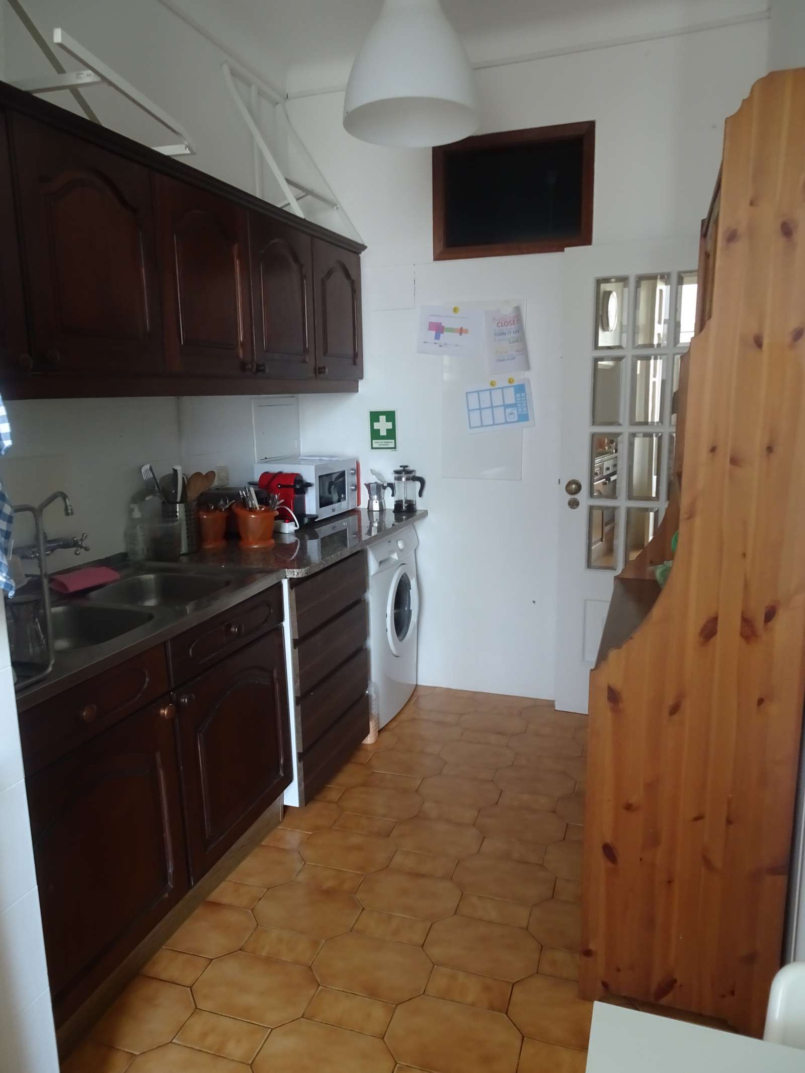 Double bed in Rooms for rent in 7-bedroom apartment in Arroios