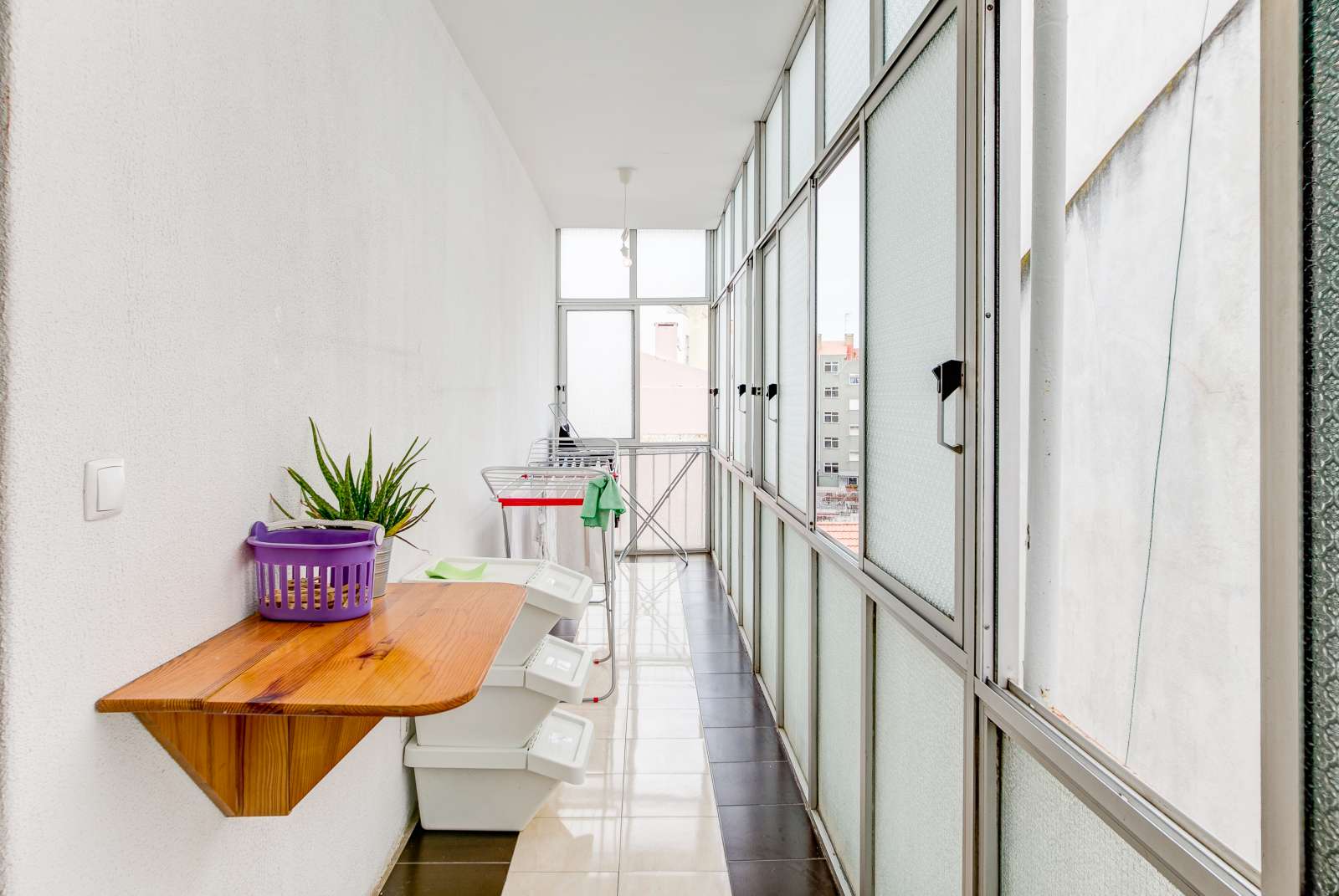 Double Bed in Rooms for rent in 6-bedroom apartment in Penha de França