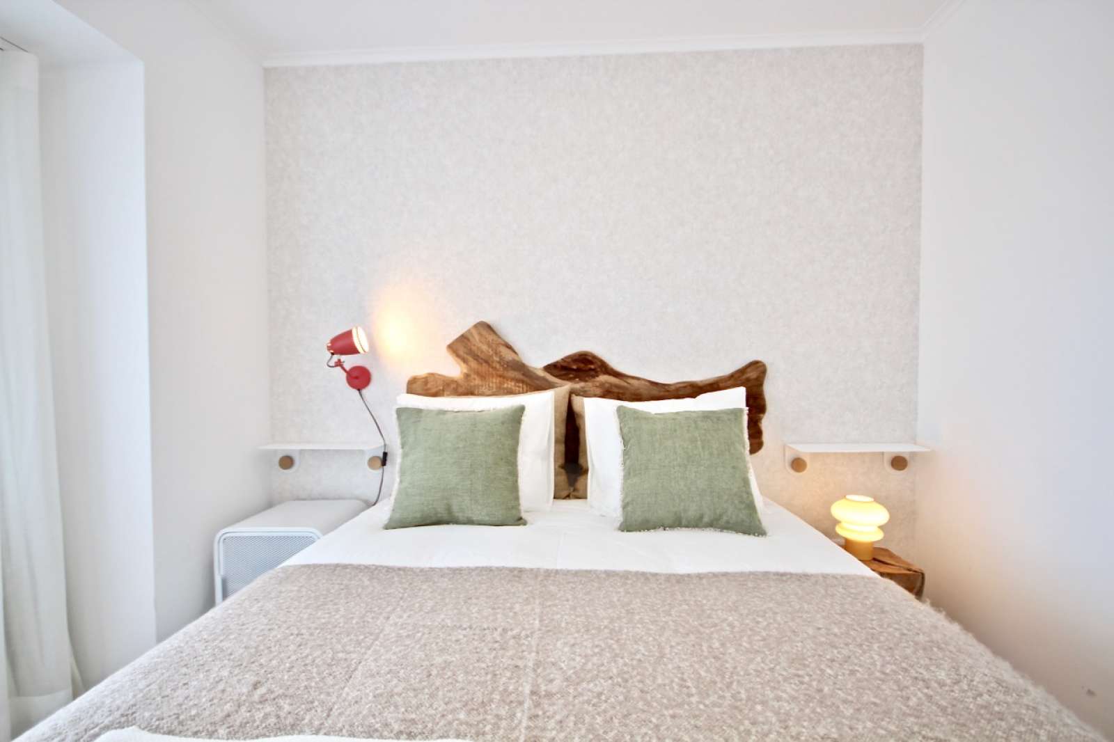 Stylish 1-bedroom apartment for rent in Alcântara