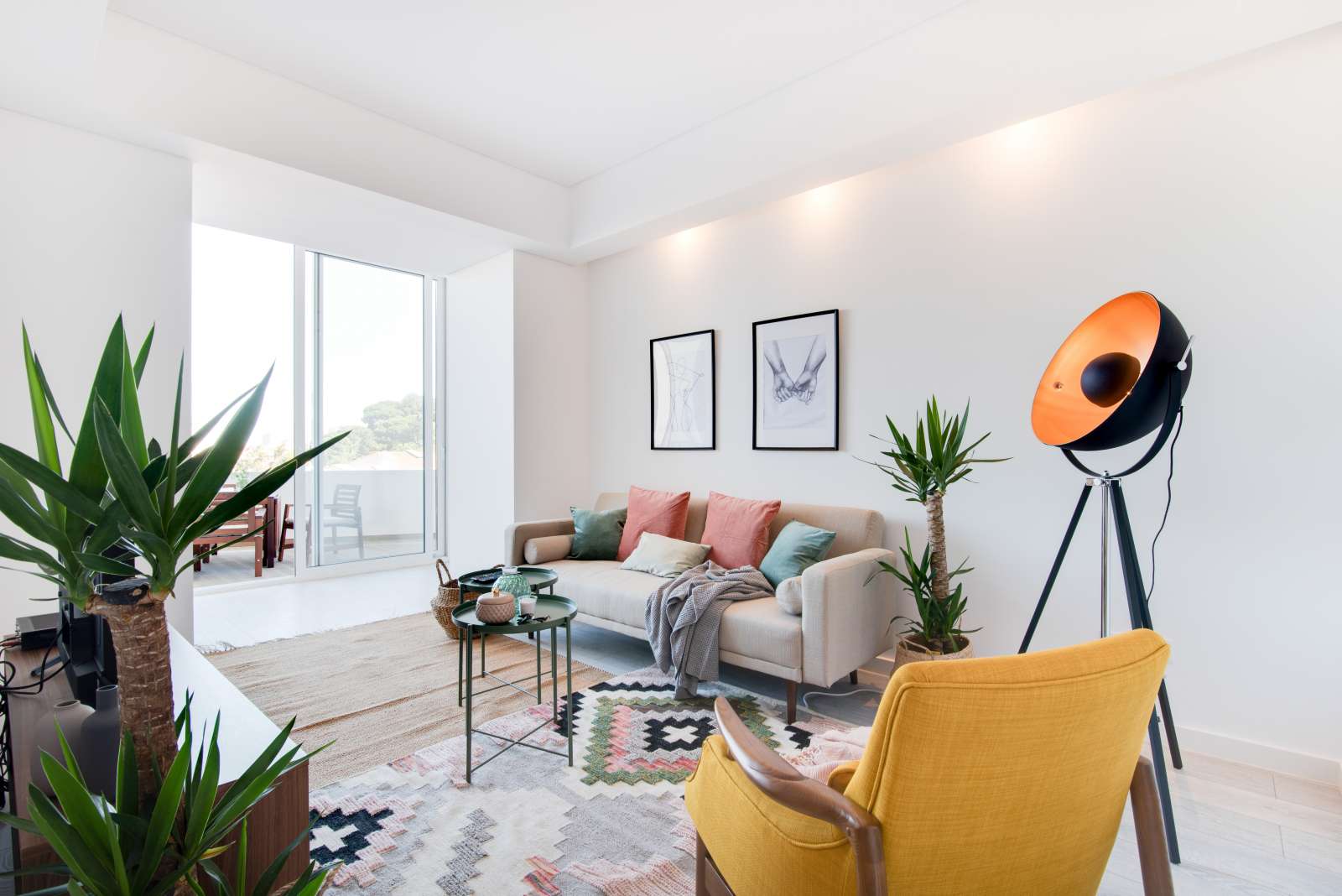 Stylish 3-bedroom apartment for rent near Monte Agudo lookout point in Penha de França