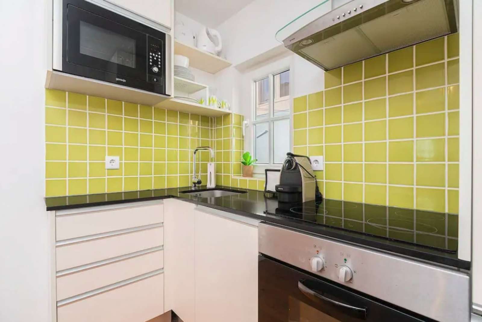 Adorable 1-bedroom apartment for rent in authentic Arroios