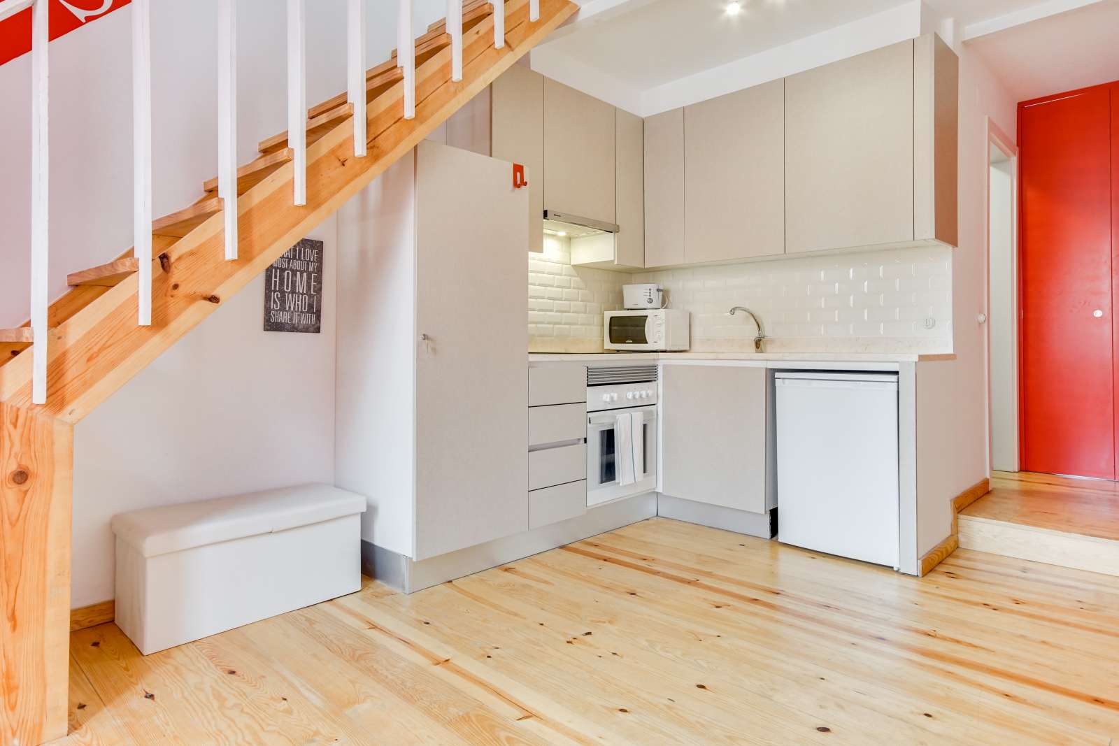 Attractive 2-bedroom apartment for rent close to Museum of Ethnology in Ajuda