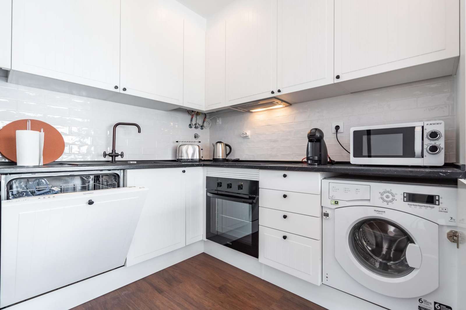 Fantastic 2-bedroom apartment for rent near Portuguese Cinematheque in Campo de Ourique