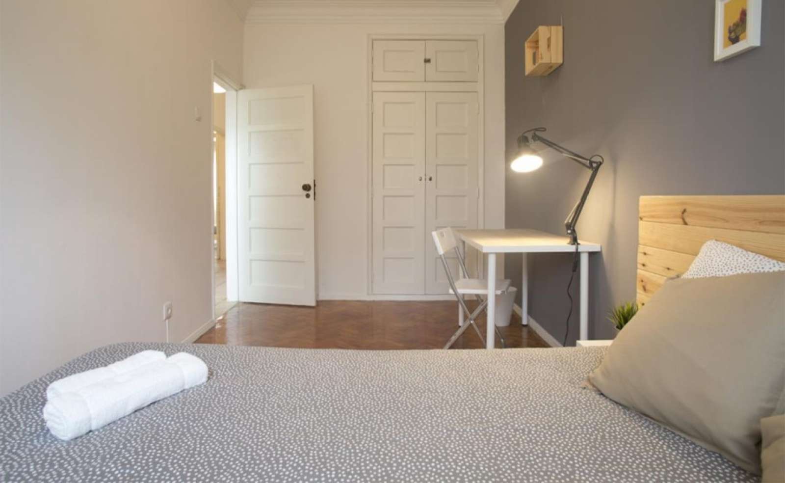 Alugo 1 quarto preferência Rapaz/estudante nacionalidade portuguesa.Casa sossegada, transportes à porta na ESTRELA, Centro de Li