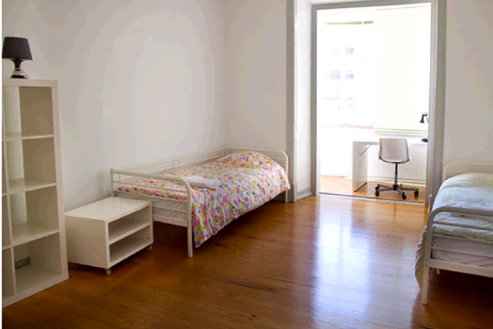 Twin Beds in Gorgeous rooms for rent in lovely flatshare with balcony in Avenidas Novas, near Metro Saldanha