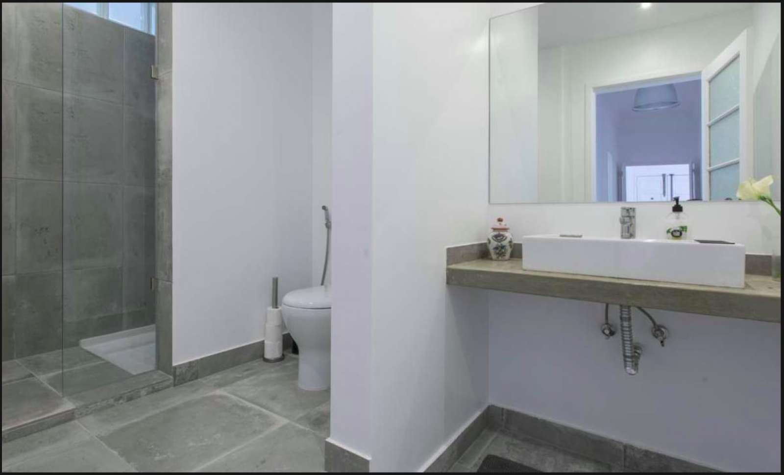 Quarto mobilado, em Alcântara