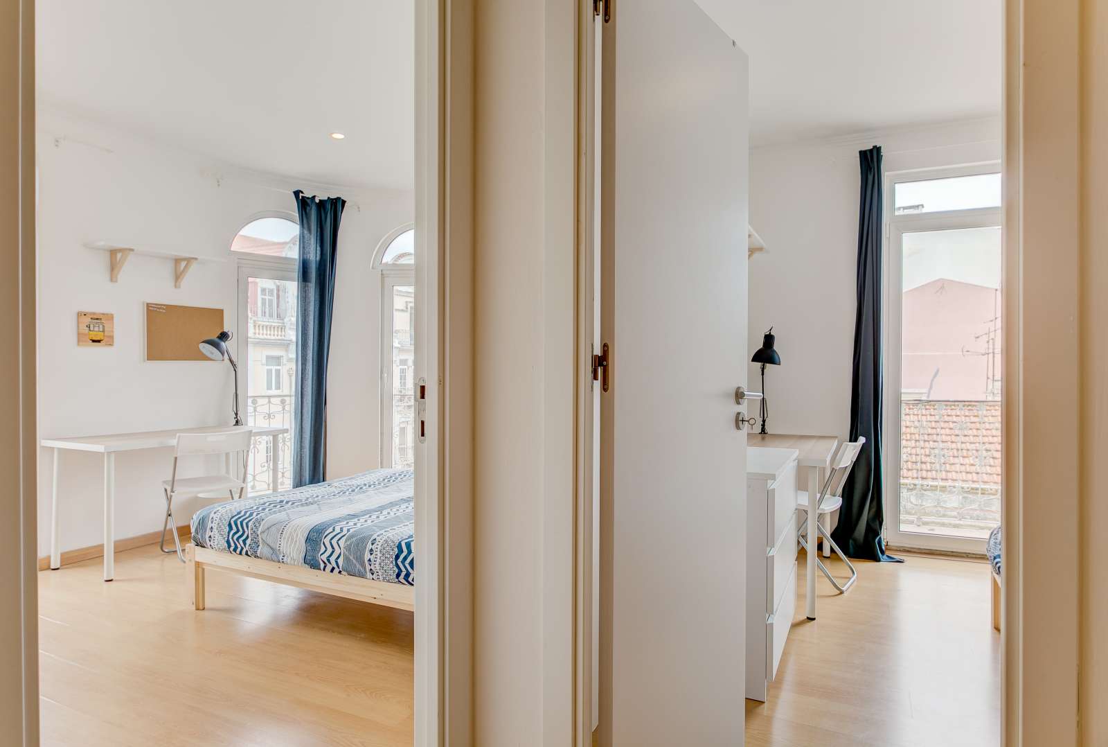 Double Bed in Rooms for rent in 6-bedroom apartment in Penha de França