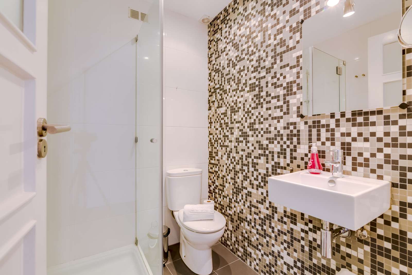 Wonderful 1-bedroom apartment for rent near Botanical Garden in Santo António