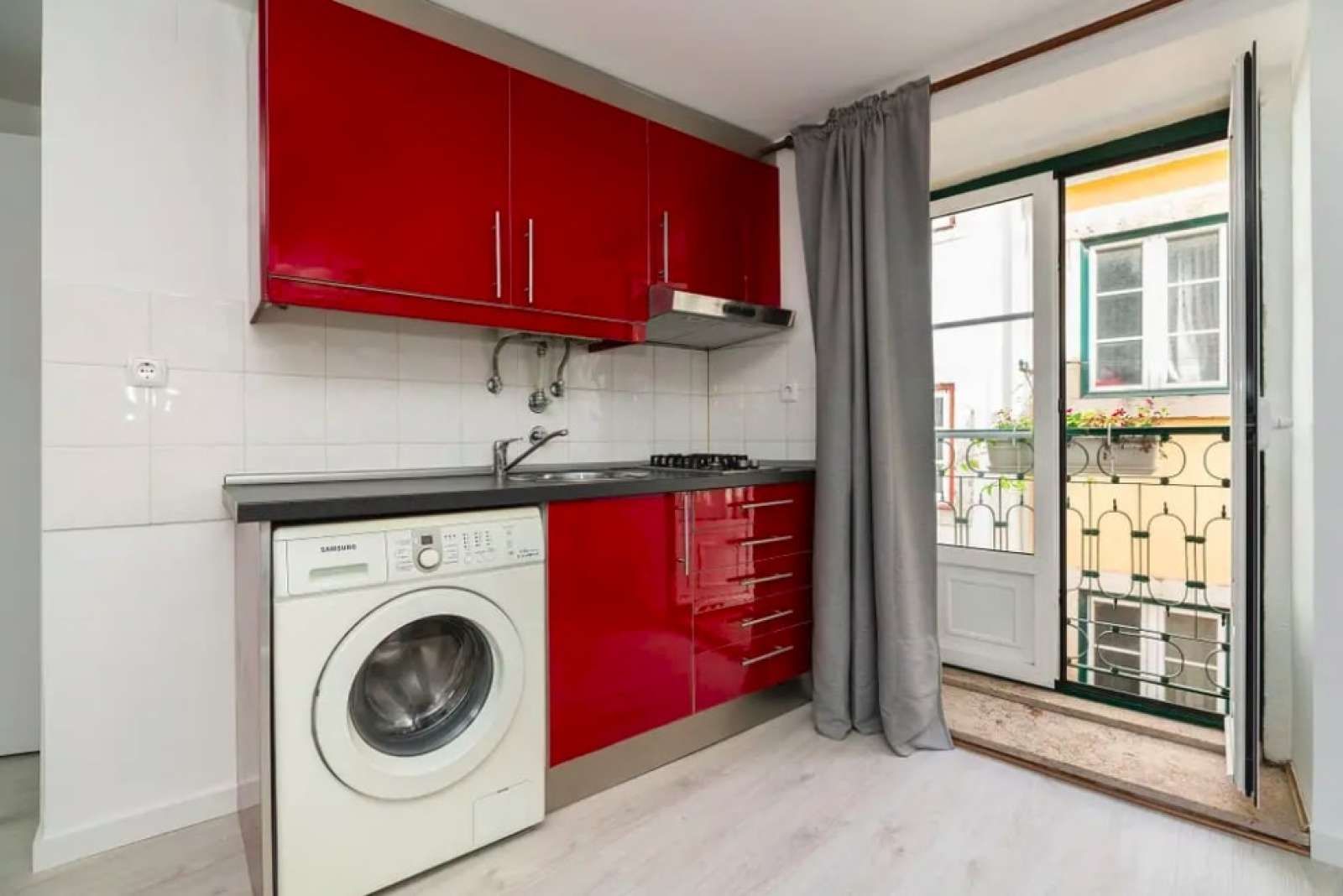 Cute 1-bedroom apartment for rent in Castelo