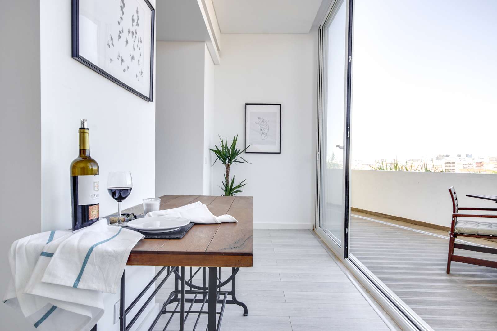 Chic 3-bedroom apartment for rent close to Feira da Ladra in Penha de França