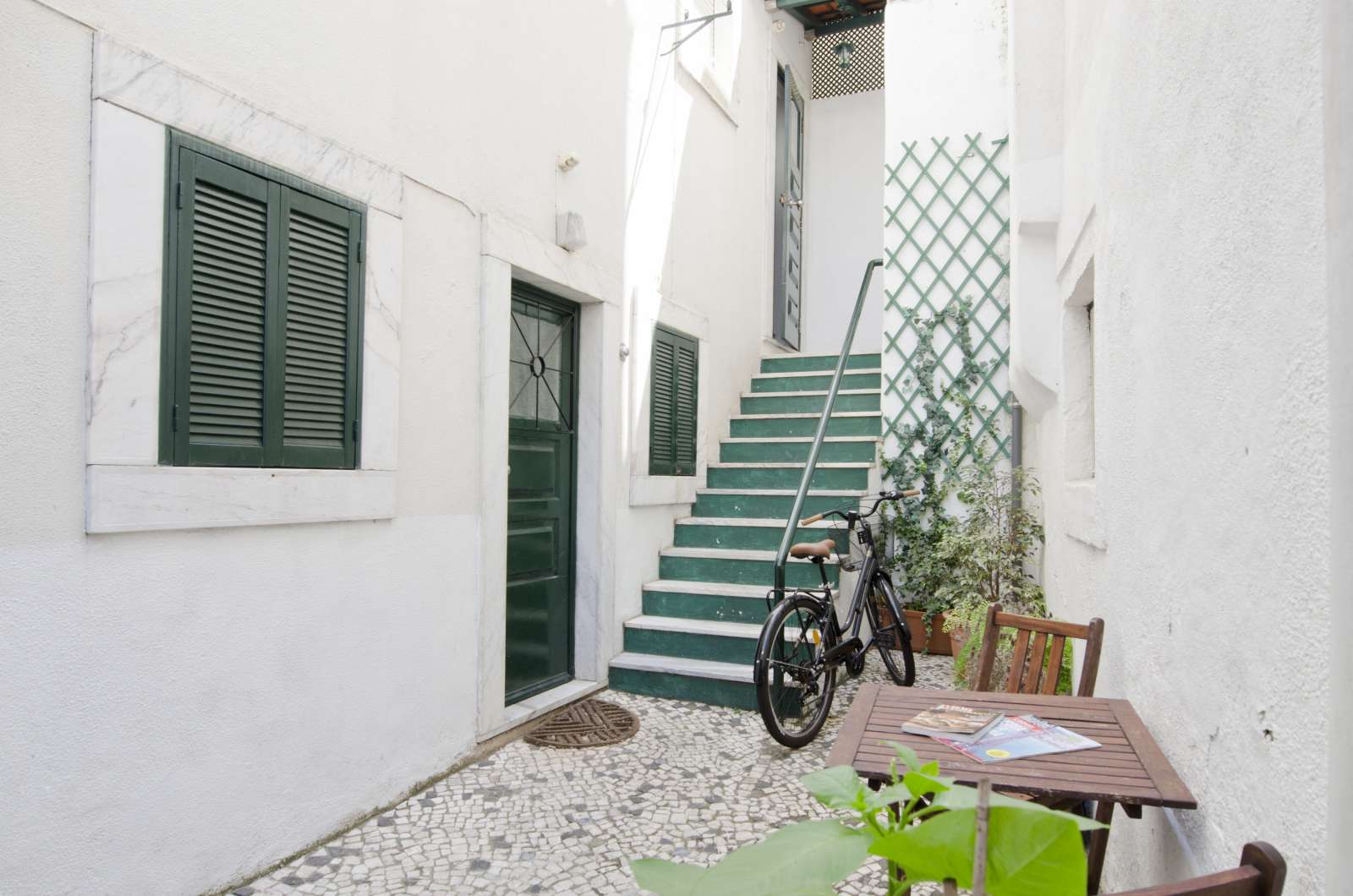 Student accommodation in Lisbon - All inclusive from €825 →